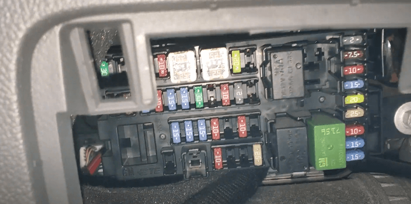 Photo of Chevrolet Spark M300 interior fuse box