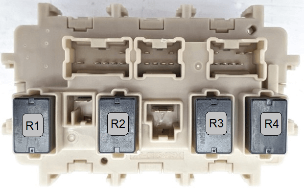 Back side of the cabin fuse box (Rogue Sport / Qashqai j11)